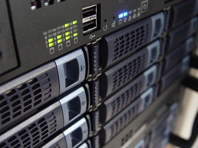 Close-up picture of a rack-mount server drive bays
